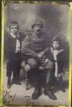 “Ağabeyime 12 Reşat” (Yeğenleriyle)